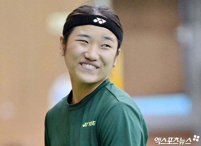 17일 오전 충북 대한체육회 진천국가대표선수촌에서 열린 배드민턴 국가대표팀 미디어데이, 안세영이 미소를 보이고 있다. 진천, 김한준 기자