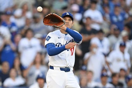 663일 만에 이도류로 복귀한 LA 다저스 오타니 쇼헤이가 투수로는 1이닝 2피안타 1실점, 타석에선 4타수 2안타 2타점 1볼넷을 기록했다. 연합뉴스