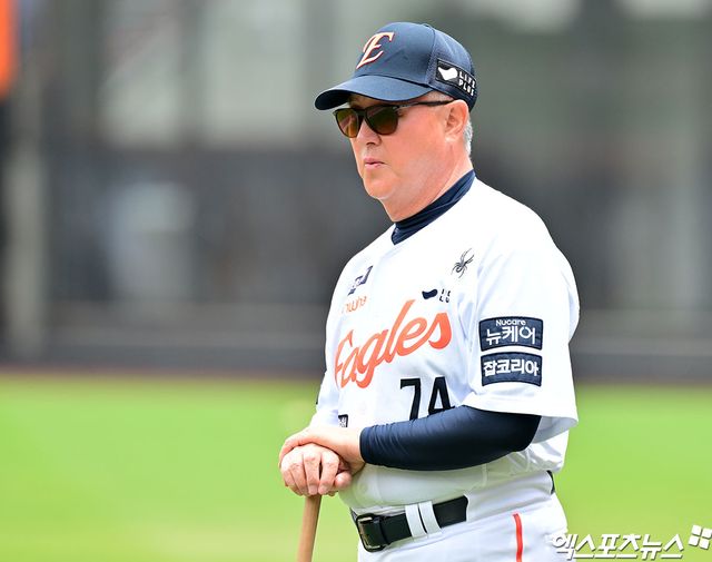 김경문 감독이 이끄는 한화 이글스가 지난 15일 LG 트윈스와의 대전 홈 경기에서 10-5 역전승을 거두고 단독 선두로 올라섰다. 사진 엑스포츠뉴스 DB