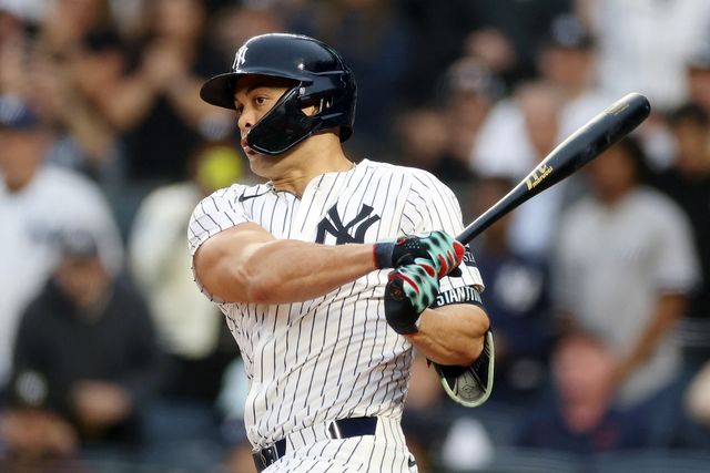 뉴욕 양키스 지안카를로 스탠튼이 17일 미국 뉴욕주 브롱스의 양키스타디움에서 열린 2025 미국프로야구 메이저리그(MLB) LA 에인절스와의 홈경기에 5번 지명타자로 선발 출전해 4타수 2안타를 기록했다. AFP 연합뉴스