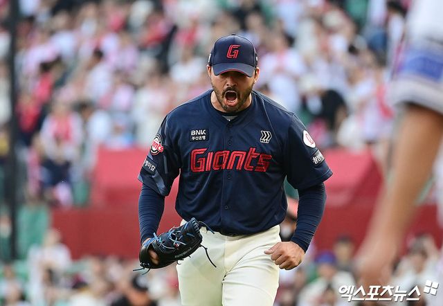 롯데 자이언츠 외국인 투수 알렉 감보아가 지난 14일 문학 SSG 랜더스전에 선발등판, 6이닝 7피안타 1볼넷 6탈삼진 1실점 호투와 함께 승리투수가 됐다. 사진 엑스포츠뉴스 DB