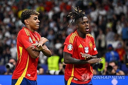 스카이스포츠 독일 기자인 플로리안 플레텐베르크가 지난 17일(한국시간) 자신의 사회관계망서비스(SNS) X를 통해 뮌헨이 니코 윌리엄스 영입 가능성이 사라지면서 다른 영입 목표 중 하나로 미토마와 연락을 이어가고 있다고 보도했다.&nbsp;연합뉴스