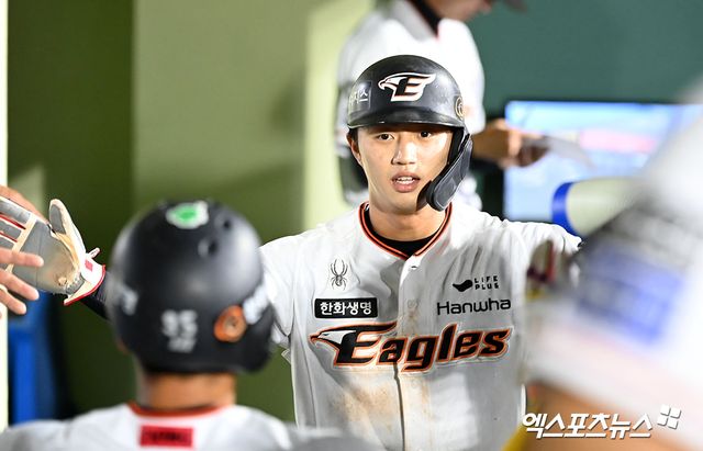 한화 이글스 외야수 이원석이 18일 부산 사직야구장에서 열리는 2025 신한 SOL Bank KBO리그 롯데 자이언츠와 팀 간 9차전에 1번타자 겸 중견수로 선발출전 한다. 사진 엑스포츠뉴스 DB