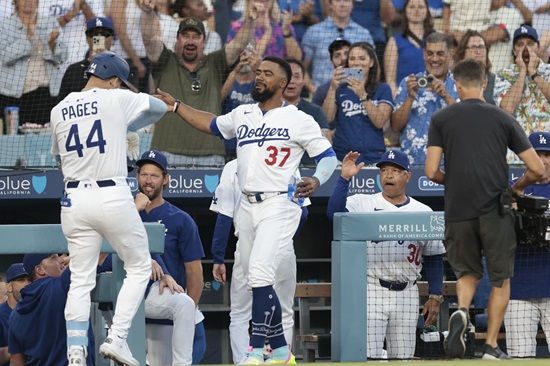 18일 샌디에이고 파드리스전 연타석 홈런을 기록한 LA 다저스 앤디 파헤스. 연합뉴스