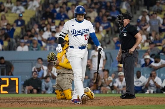 18일 다저스타디움에서 열린 샌디에이고 파드리스와 홈 경기에 1번 타자 및 지명타자로 선발 출전한 오타니 쇼헤이가 4타수 무안타 4삼진 1사구를 기록했다. 앞서 오타니가 한 경기에서 4삼진을 당한 건 LA 에인절스 시절이던 2022년 9월 7일 디트로이트 타이거스전이 마지막이다. 연합뉴스