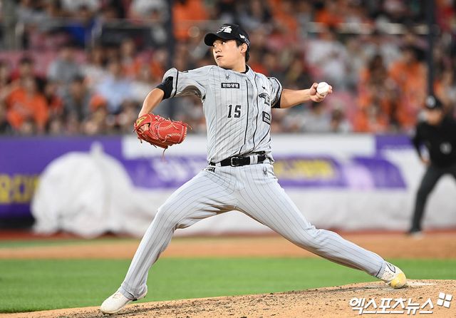 한화 이글스 좌완 영건 김기중이 18일 부산 사직야구장에서 열린 2025 신한 SOL Bank KBO리그 롯데 자이언츠와의 팀 간 9차전에서 4이닝 무실점으로 호투했다. 사진 엑스포츠뉴스 DB