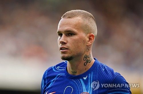 영국 BBC에 따르면, 19일(한국시간) 잉글랜드축구협회(FA)가 무드리크의 도핑 규정 위반 혐의에 대해 징계 여부를 따지는 절차에 들어갔다.&nbsp; 무드리크는 지난 12월 일반적인 소변 검사 결과 양성 반응이 확인돼 잠정적으로 출전 정지 징계를 받았다. 당시 소변 샘플에서 금지 약물인 멜도니움이 검출됐다. 이 약물은 혈류량을 증가시켜 운동 능력을 끌어올리는 물질로 알려져 있다. 연합뉴스