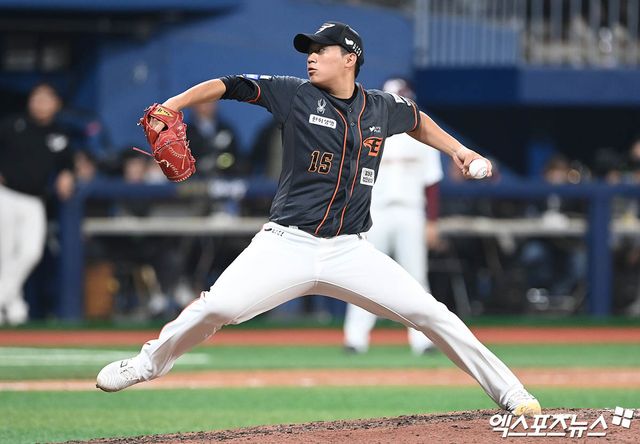 한화 이글스 좌완 영건 김기중이 18일 부산 사직야구장에서 열린 2025 신한 SOL Bank KBO리그 롯데 자이언츠와의 팀 간 9차전에서 4이닝 무실점으로 호투했다. 사진 엑스포츠뉴스 DB