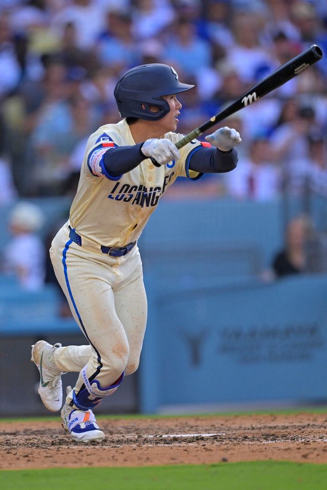LA 다저스 김혜성이 올해 미국 메이저리그 정규시즌 경기에 출전해 타격하고 있다. 김혜성은 19일 샌디에이고 파드리스전에서 4경기 만에 선발 출전한다. 8번 중견수를 맡았다. REUTERS 연합뉴스