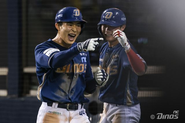 NC 다이노스가 선발투수 신민혁의 7이닝 무실점 호투에 힘입어 잠실 원정에서 위닝 시리즈를 따냈다. NC 다이노스