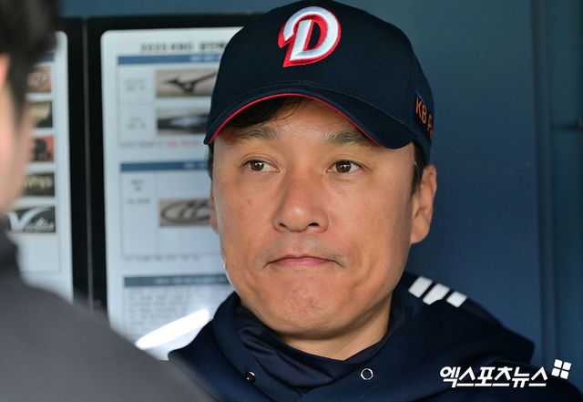 두산 베어스 이승엽 감독이 2일 자진 사퇴 의사를 구단에 전달했다. 구단이 이를 받아들이면서 이 감독은 계약 마지막 해 중도 퇴진하는 불명예를 안게 됐다. 엑스포츠뉴스 DB
