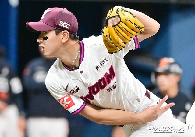 키움 히어로즈 투수 주승우가 1일 서울 고척스카이돔에서 열린 2025 신한 SOL Bank KBO리그 두산 베어스와의 팀 간 8차전에서 1.1이닝 무실점으로 홀드를 기록, 팀 2연승에 힘을 보탰다. 엑스포츠뉴스 DB