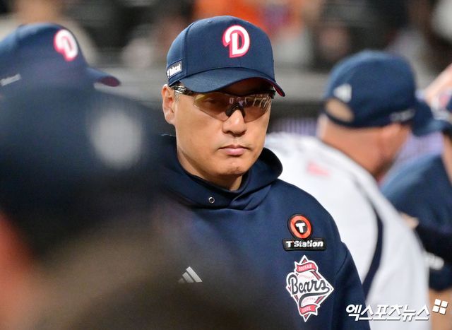 두산 베어스 이승엽 감독이 2일 자진 사퇴 의사를 밝혔다. 두산 구단이 이를 수용하면서 이 감독은 계약 기간 3년을 못 다 채운 채로 사령탑 자리에서 물러났다. 두산은 조성환 코치를 감독 대행으로 선임했다. 조 감독대행은 6월 3일 KIA전부터 팀을 이끈다. 엑스포츠뉴스 DB