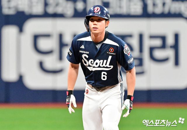 24일 오후 서울 구로구 고척스카이돔에서 열린 '2025 신한 SOL Bank KBO리그' 두산 베어스와 키움 히어로즈의 경기, 4회초 1사 3루 두산 오명진이 1타점 2루타를 날리고 있다. 엑스포츠뉴스 DB