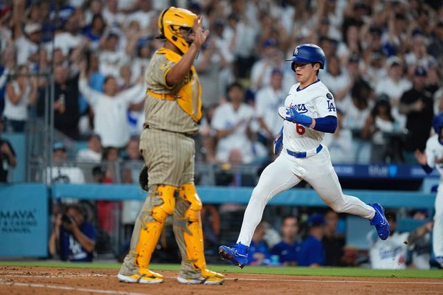 LA 다저스 김혜성이 지난 19일 샌디에이고 파드리스전에 선발 출전해 득점하고 있다. 김혜성은 20일 샌디에이고전에 9번 중견수로 선발 출전한다. AP 연합뉴스