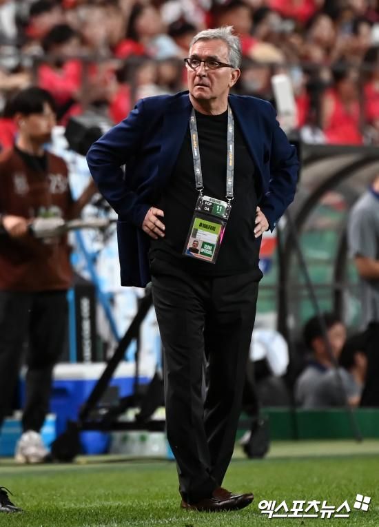 중국 소후 닷컴이 20일 중국 축구 대표팀 코칭스태프 예산이 이미 삭감돼 자금이 부족하다면서 좋은 감독이 오기 어렵다고 보도했다.&nbsp;엑스포츠뉴스DB