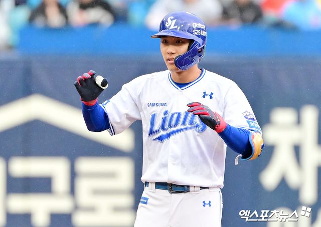 삼성 라이온즈 내야수 이재현이 올해 정규시즌 경기에 출전해 세리머니하고 있다. 엑스포츠뉴스 DB