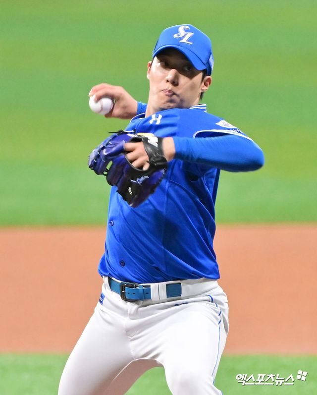 삼성 라이온즈 선발투수 원태인이 올해 정규시즌 경기에 등판해 투구하고 있다. 엑스포츠뉴스 DB