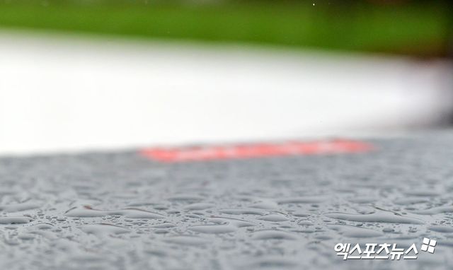 키움 히어로즈와 한화 이글스는 21일 대전 한화생명 볼파크에서 2025 신한 SOL Bank KBO리그 시즌 7차전 경기를 치를 예정이었다. 그러나 계속되는 장맛비에 두 팀은 이틀 연속 휴식을 취하게 됐다. 엑스포츠뉴스DB