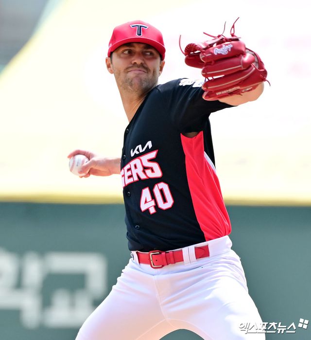 11일 오후 인천SSG랜더스필드에서 열린 '2025 신한 SOL Bank KBO리그' KIA 타이거즈와 SSG 랜더스의 경기, 1회말 KIA 선발투수 네일이 공을 힘차게 던지고 있다. 엑스포츠뉴스 DB