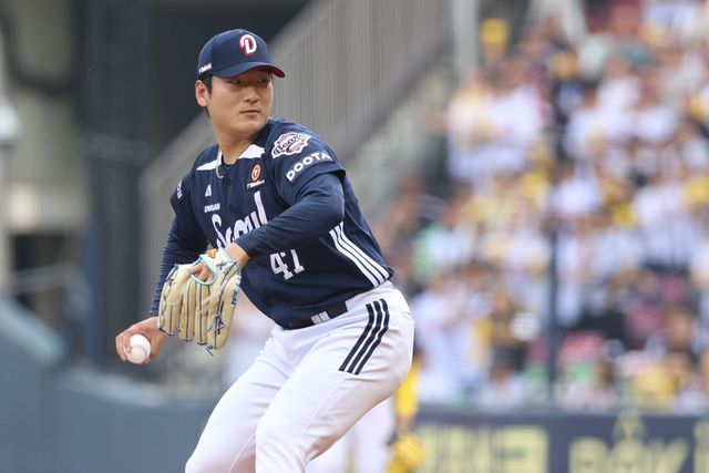 두산 베어스 토종 에이스 곽빈이 21일 서울 잠실야구장에서 열린 2025 신한 SOL Bank KBO리그 LG 트윈스와의 팀 간 7차전에 선발등판, 승리 투수가 됐다. 사진 두산 베어스