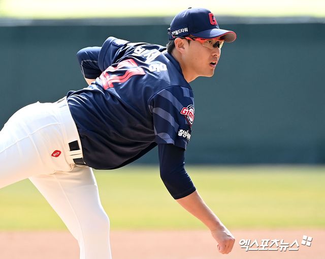 롯데 자이언츠 선발투수 박세웅이 올해 정규시즌 경기에 선발 등판해 투구하고 있다. 엑스포츠뉴스 DB