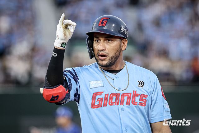 롯데 자이언츠 빅터 레이예스. 롯데 자이언츠