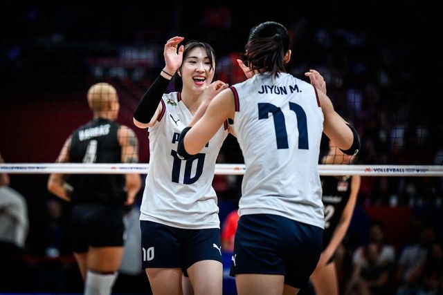 페르난도 모랄레스 감독이 이끄는 대한민국 여자 배구 국가대표팀이 22일(한국시간) 튀르키예 이스탄불에서 열린 2025 국제배구연맹(FIVB) 발리볼네이션스리그(VNL) 2주 차 3차전에서 튀르키예에게 세트 스코어 0-3으로 졌다. 사진 FIVB 공식 홈페이지