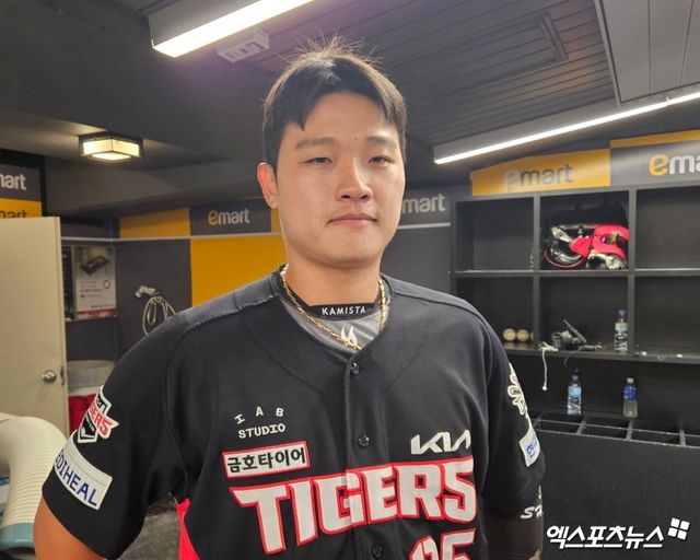 22일 오후 인천SSG랜더스필드에서 열린 '2025 신한 SOL Bank KBO리그' KIA 타이거즈와 SSG 랜더스의 경기, KIA가 5:4로 승리하면서 시즌 첫 6연승을 달성했다. 경기 후 KIA 김석환이 취재진과 인터뷰에 임하고 있다. 인천, 유준상 기자