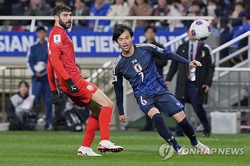 뮌헨 전문 매체 '바이에른 인사이더'가 23일(한국시간) 뮌헨이 PSG(프랑스) 윙어 브래들리 바르콜라를 열망하고 있지만, 미토마 가오루는 더 이상 좇지 않는다고 보도했다.연합뉴스