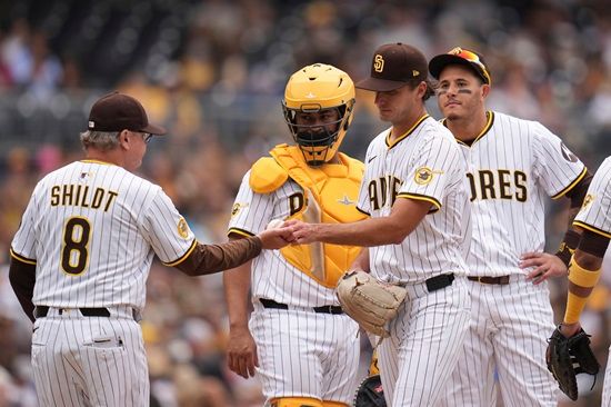 KBO리그를 평정하고 빅리그 재도전에 나선 '전 NC 다이노스' 카일 하트가 트리플A서 4이닝 9피안타 1탈삼진 1볼넷 9실점(7자책점)으로 무너졌다. 이날 패배로 하트는 올 시즌 트리플A 3번째 패전을 떠안았다. 평균자책점은 4.93까지 올랐다. 연합뉴스