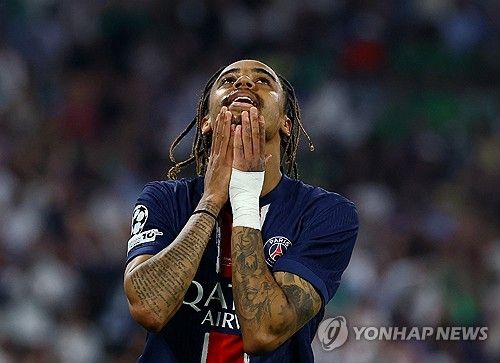 뮌헨 전문 매체 '바이에른 인사이더'가 23일(한국시간) 뮌헨이 PSG(프랑스) 윙어 브래들리 바르콜라를 열망하고 있지만, 미토마 가오루는 더 이상 좇지 않는다고 보도했다.연합뉴스