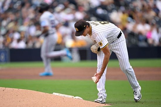 KBO리그를 평정하고 빅리그 재도전에 나선 '전 NC 다이노스' 카일 하트가 트리플A서 4이닝 9피안타 1탈삼진 1볼넷 9실점(7자책점)으로 무너졌다. 이날 패배로 하트는 올 시즌 트리플A 3번째 패전을 떠안았다. 평균자책점은 4.93까지 올랐다. 연합뉴스