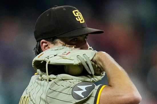 KBO리그를 평정하고 빅리그 재도전에 나선 '전 NC 다이노스' 카일 하트가 트리플A서 4이닝 9피안타 1탈삼진 1볼넷 9실점(7자책점)으로 무너졌다. 이날 패배로 하트는 올 시즌 트리플A 3번째 패전을 떠안았다. 평균자책점은 4.93까지 올랐다. 연합뉴스