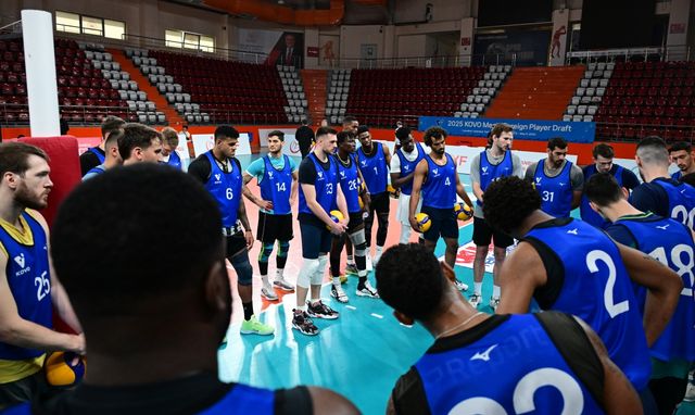 한국배구연맹은 24일 마포구 상암동 한국배구연맹에서 제21기 제7차 이사회 및 임시총회를 개최하고 외국인선수 및 아시아쿼터 자유계약제도 전환을 논의, 아시아쿼터는 2026~2027시즌부터, 외국인선수는 2027~2028시즌부터 시행하기로 결정했다. KOVO