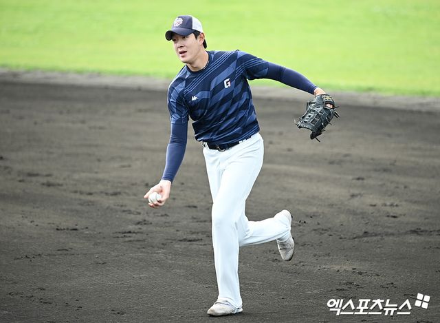 롯데 자이언츠 내야수 나승엽이 24일 창원 NC파크에서 열리는 2025 신한 SOL Bank KBO리그 NC 다이노스와의 팀 간 7차전에 앞서 1군 엔트리에 등록됐다. 사진 엑스포츠뉴스 DB