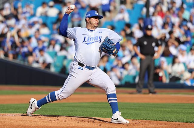 삼성 라이온즈 선발투수 아리엘 후라도가 올해 정규시즌 경기에 선발 등판해 투구하고 있다. 삼성 라이온즈