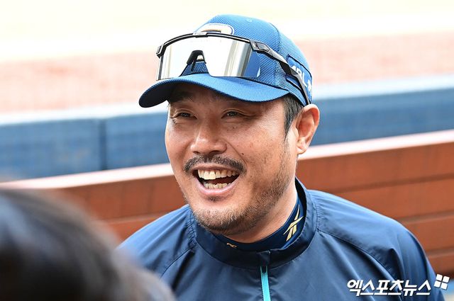 이호준 감독이 이끄는 NC 다이노스가 25일 창원NC파크에서 열리는 2025 신한 SOL Bank KBO리그 롯데 자이언츠와의 팀 간 7차전에서 연승에 도전한다. 사진 엑스포츠뉴스 DB