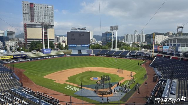 롯데 자이언츠와 NC 다이노스가 25일 창원NC파크에서 2025 신한 SOL Bank KBO리그 팀 간 7차전을 치른다. 사진 엑스포츠뉴스