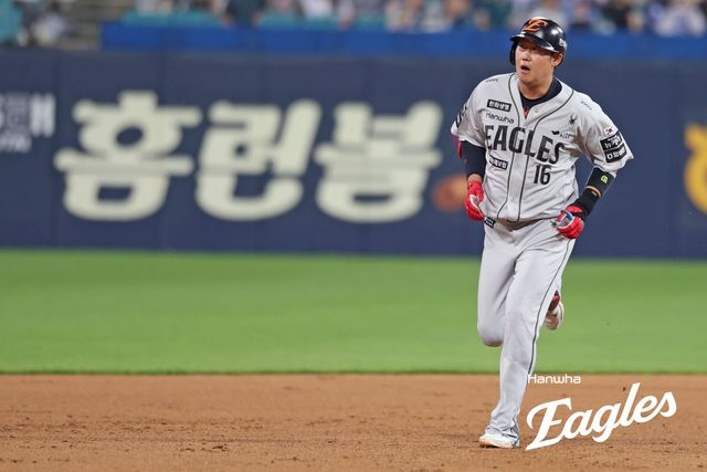 26일 대구삼성라이온즈파크에서 열리는 2025 신한 SOL Bank KBO리그 한화 이글스와 삼성 라이온즈의 경기, 하주석은 7번타자 겸 유격수로 선발 출전한다. 하주석은 전날 9회초 이호성 상대 시즌 첫 홈런을 터뜨렸다. 한화 이글스