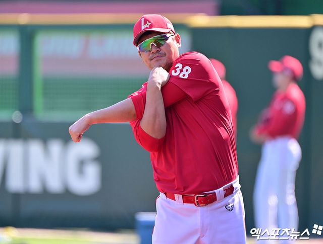 29일 오후 인천SSG랜더스필드에서 열리는 '2025 신한 SOL Bank KBO리그' 삼성 라이온즈와 SSG 랜더스의 경기, SSG 노경은이 훈련에 임하고 있다. 엑스포츠뉴스 DB