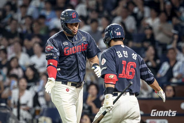 롯데 자이언츠 외국인 타자 빅터 레이예스가 26일 창원NC파크에서 열린 2025 신한 SOL Bank KBO리그 NC 다이노스와의 팀 간 7차전에서 4타수 2안타 1홈런 2타점을 기록, 팀 승리를 이끌었다. 사진 롯데 자이언츠