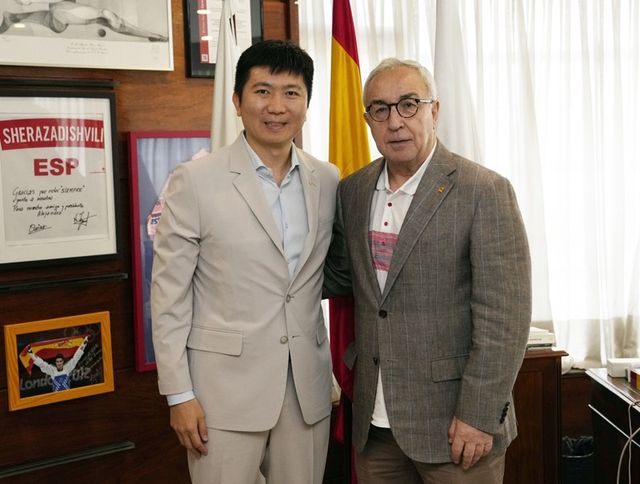 유승민 대한체육회장(왼쪽)이 26일 알레한드로 블랑코 브라보(Alejandro Blanco Bravo) 스페인 NOC 위원장과의 면담을 진행했다. 사진 대한체육회