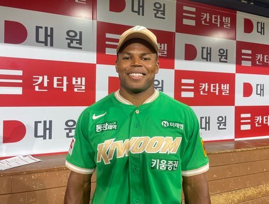 키움 히어로즈 외국인 타자 스톤 개릿이 28일 서울 고척스카이돔에서 열린 삼성 라이온즈전 대승 이후 인터뷰에 임하고 있다. 엑스포츠뉴스 고척, 김유민 기자