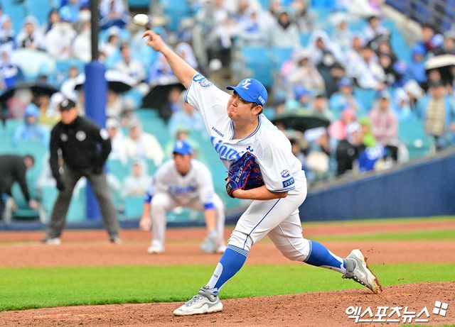 지난 4월 5일 오후 대구삼성라이온즈파크에서 열린 '2025 신한 SOL Bank KBO리그' 한화 이글스와 삼성 라이온즈의 경기, 6회초 삼성 이승현이 공을 힘차게 던지고 있다. 엑스포츠뉴스 DB