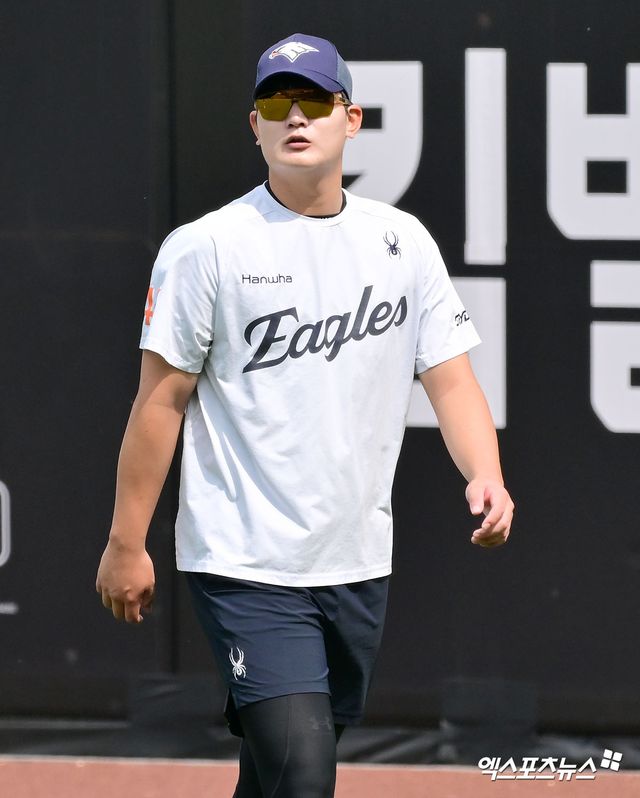14일 오후 대전 한화생명 볼파크에서 열리는 '2025 신한 SOL Bank KBO리그' 두산 베어스와 한화 이글스의 경기, 한화 김서현이 훈련에 임하고 있다. 엑스포츠뉴스 DB