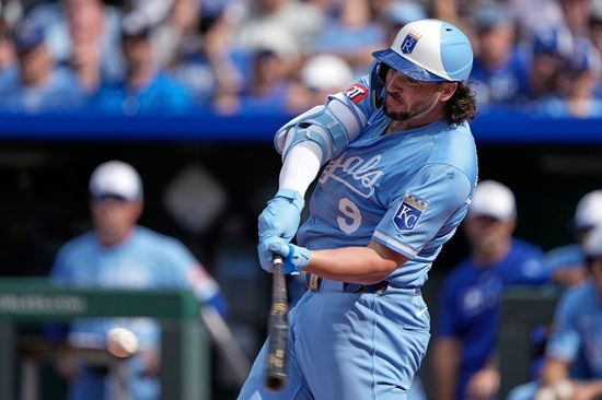 LA 다저스 쇼헤이 오타니가 29일 캔자스시티 로열스전에 선발 등판해 2이닝 무실점으로 호투했다. 오타니는 이날 등판에서 최고 구소 101.7마일을 찍어 메이저리그 데뷔 최고 구속을 경신하기도 했다. 2023 WBC 대회에서 만났던 이탈리아 대표팀 출신 비니 파스콴티노의 타석에서 최고 구속 기록이 나왔다. 연합뉴스