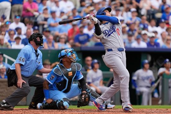 LA 다저스 쇼헤이 오타니가 29일 캔자스시티 로열스전에 선발 등판해 2이닝 무실점으로 호투했다. 오타니는 이날 등판에서 최고 구소 101.7마일을 찍어 메이저리그 데뷔 최고 구속을 경신하기도 했다. 2023 WBC 대회에서 만났던 이탈리아 대표팀 출신 비니 파스콴티노의 타석에서 최고 구속 기록이 나왔다. 연합뉴스