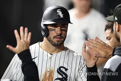 미국 메이저리그 시카고 화이트삭스의 외야수 마이크 터크먼이 30일(한국시간) 미국 일리노이주 시카고의 레이트필드에서 열린 2025 메이저리그 샌프란시스코 자이언츠와의 홈 경기에서 4타수 3안타 1득점으로 활약했다. 사진 연합뉴스