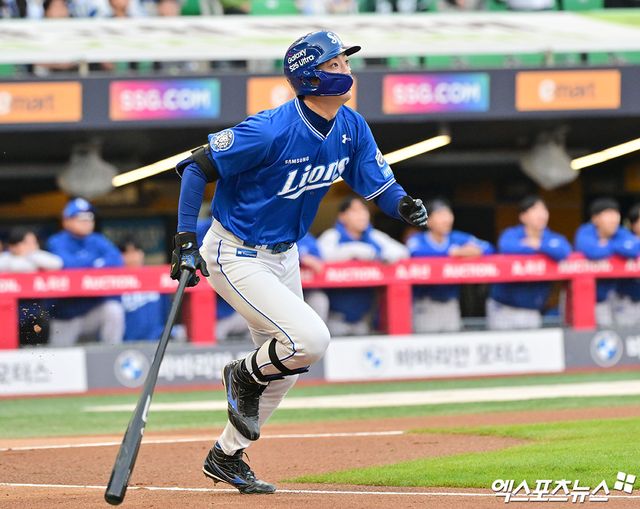 29일 오후 인천SSG랜더스필드에서 열린 '2025 신한 SOL Bank KBO리그' 삼성 라이온즈와 SSG 랜더스의 경기, 1회초 2사 삼성 구자욱이 솔로 홈런을 날리고 있다. 엑스포츠뉴스 DB
